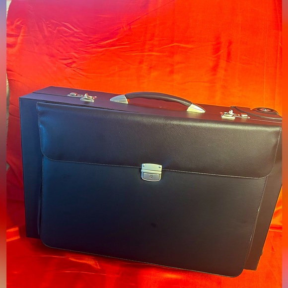 Briefcase+ suitcase